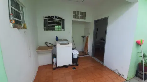 Casa de 3 quartos para alugar, 253,06 m², bairro Jardim Itamarati em Ribeirão Preto