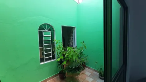 Casa de 3 quartos para alugar, 253,06 m², bairro Jardim Itamarati em Ribeirão Preto