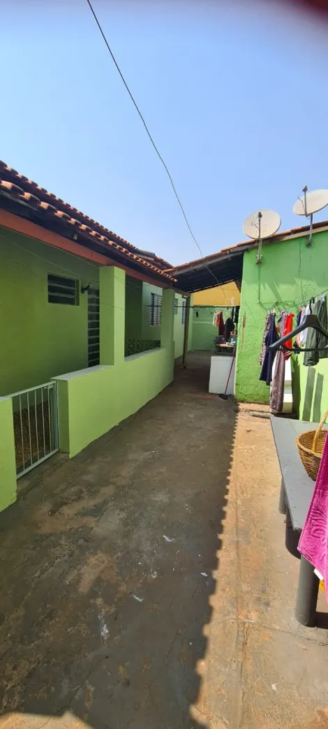 Casa de fundo com 2 quartos para alugar no bairro Vila Tibério, 50,74 m², em Ribeirão Preto