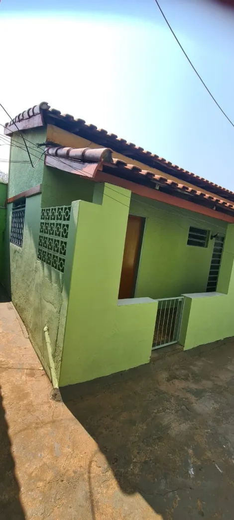 Casa de fundo com 2 quartos para alugar no bairro Vila Tibério, 50,74 m², em Ribeirão Preto